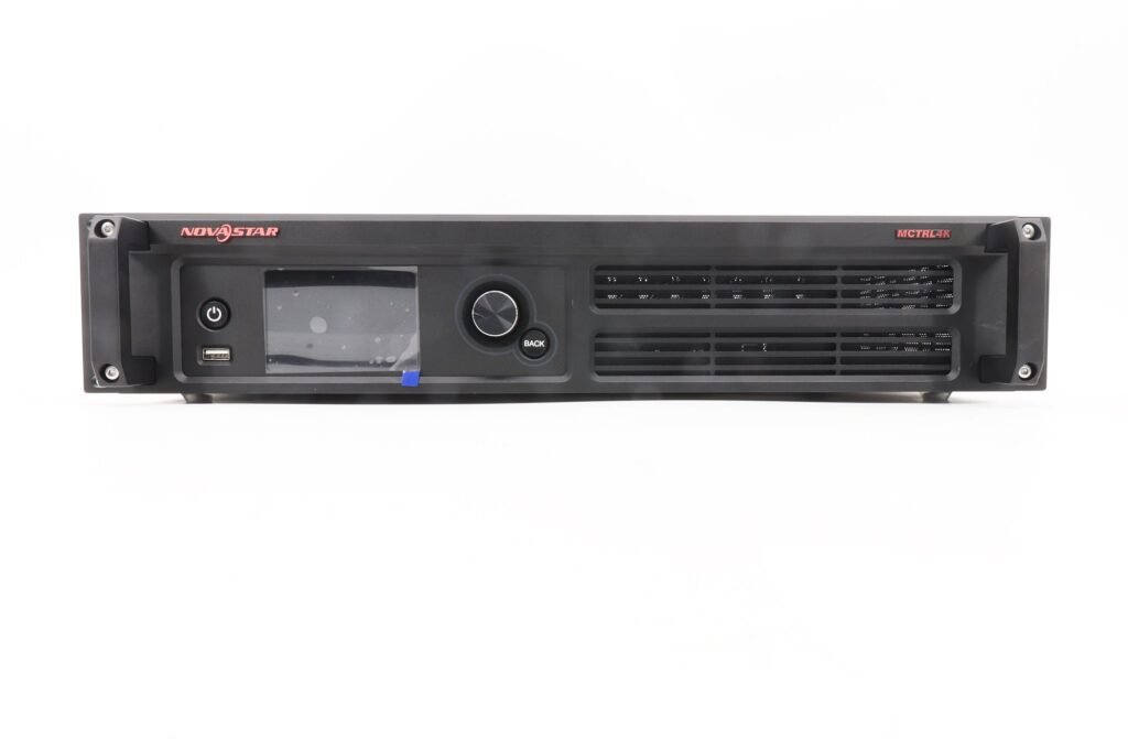 NovaStar MCTRL4K LED display controller — connection view